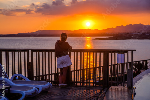 Wallpaper Mural Sunset over the pool overlooking the sea
 Torontodigital.ca