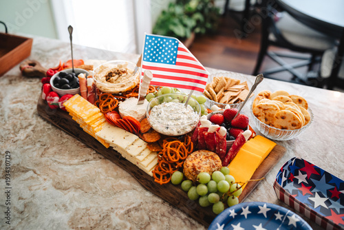 Cuadro en lienzo Patriotic charcuterie board with American flag and snacks