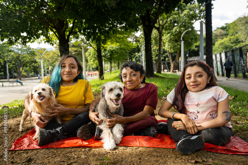 Tableau sur toile Small group of women with osteogenesis imperfecta and dwarfism in a public park