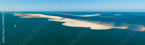 Quadro em tela Le Banc d'Arguin face à la Dune du Pilat, labellisée Grand Site de France, Bassi