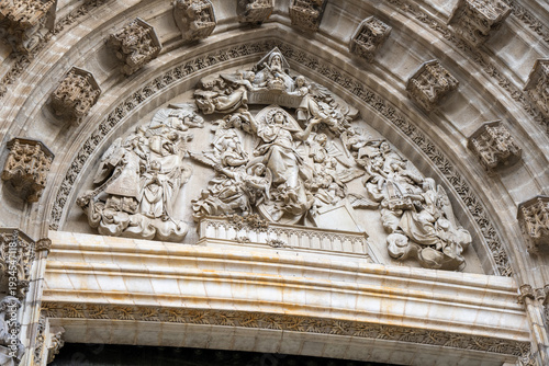 Slika na platnu Cathedral tympanum relief carving in Seville, Spain