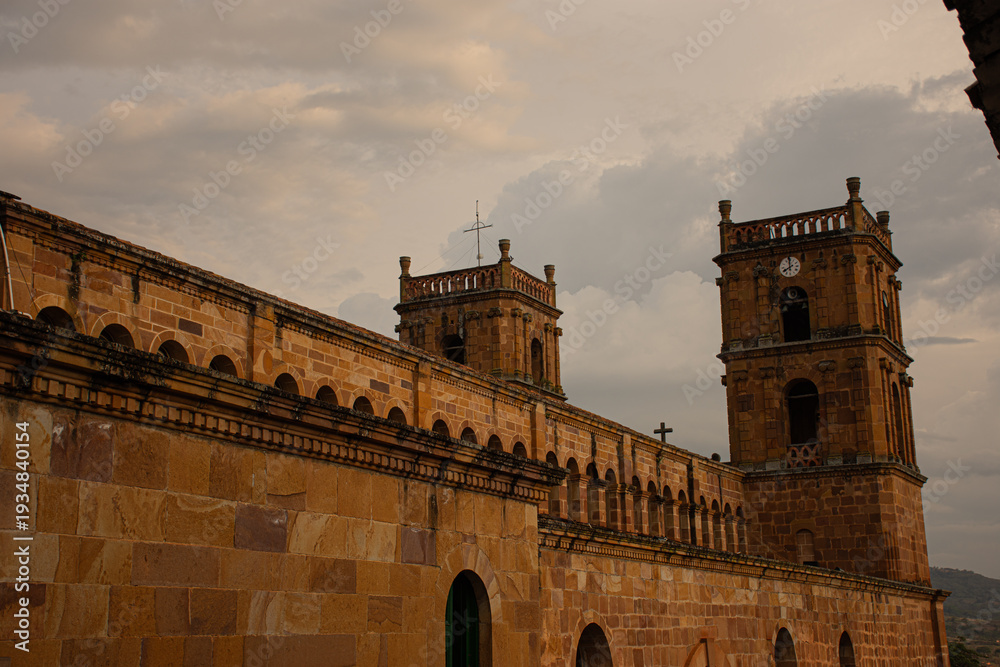 Fototapeta premium Arquitectura de Santander, Colombia, aisaje Colombiano, Pueblo Colonial. 