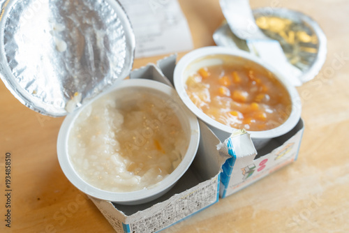 栄養バランスを考えた市販のカップ入り離乳食セット