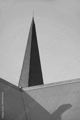 The Collision and Harmony of Classic and Modern Architecture Style