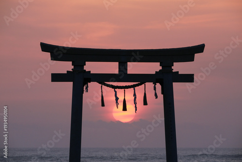 鳥居から見る日の出