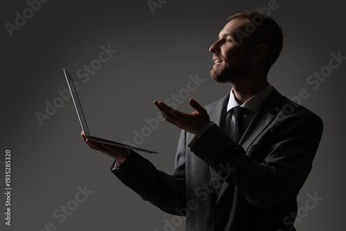 Silhouette of businessman w...