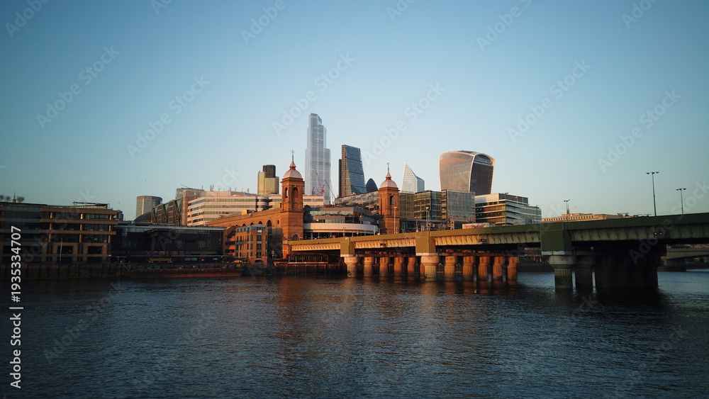 Fototapeta premium The city of London, Times River North Bank