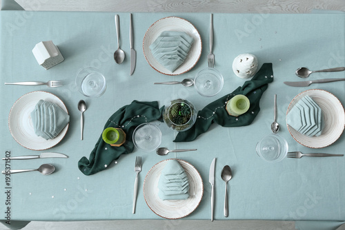 Beautiful Christmas table s...