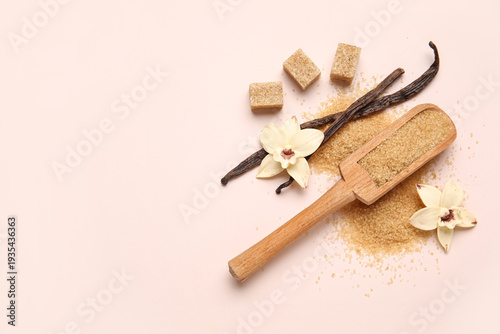 Wooden scoop of vanilla sug...