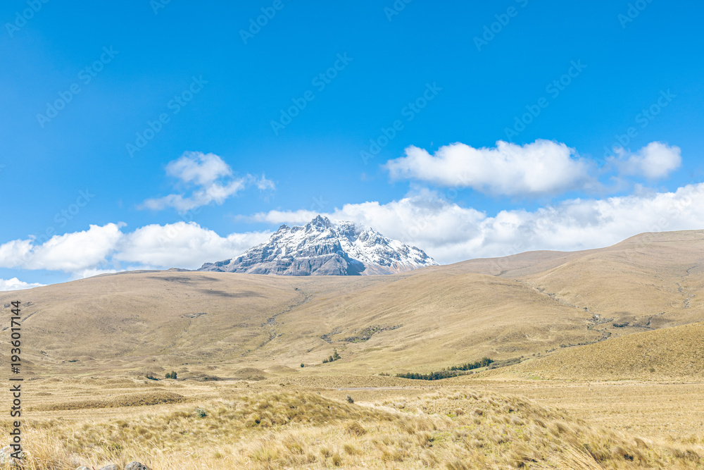 Fototapeta premium Pichincha Province, Ecuador - February 5, 2026: The Sincholagua volcano is an inactive volcano located in the Andes Mountains. It is the 12th highest volcano in the country at 4,873 meters.
