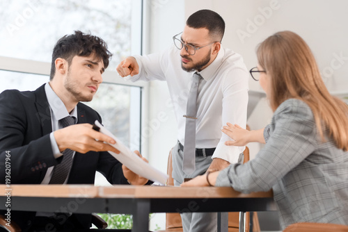 Female business mediator wo...