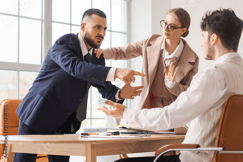 Female business mediator wo...