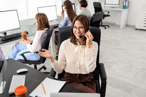 Female technical support ag...