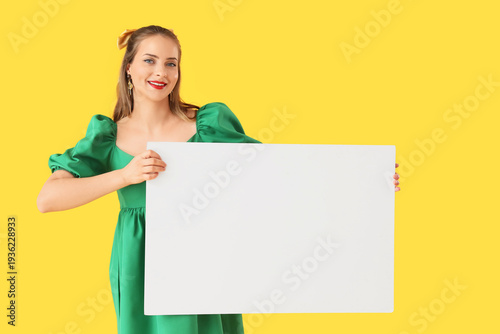 Beautiful woman with blank ...