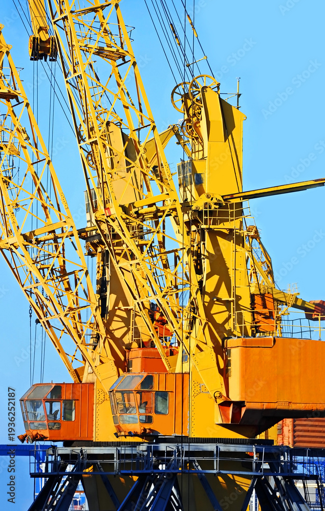 Fototapeta premium Port cargo crane