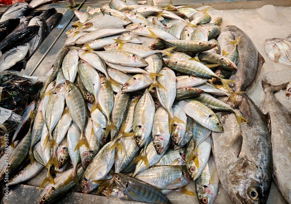 Obraz premium Fresh Fish and Seafood Market Display