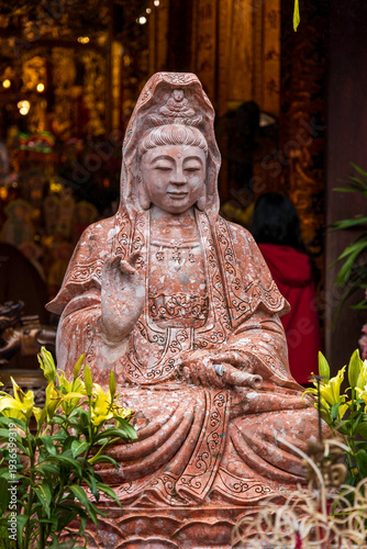 statue of buddha