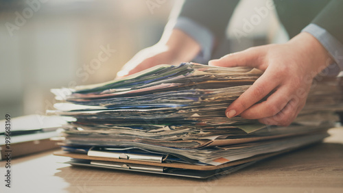 Canvastavla Working on documents and files in the office