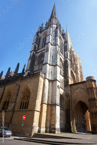 Gotycka Katedra Najświętszej Marii Panny XIII/ XIX w., Bayonne, Francja, La cathédrale Sainte-Marie ou Notre-Dame de Bayonne, France