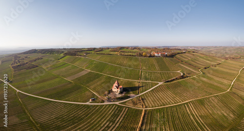 Wallpaper Mural Wißberg und Kreuzkapelle in St. Johann / Gau-Bickelheim, März 2026 Torontodigital.ca