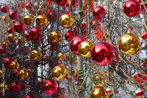 christmas tree decorations