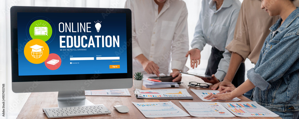 Foto E-learning website with brisk sofware for student to study online on the interne