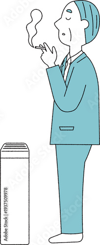 喫煙所でタバコを吸う高齢の男性会社員単色