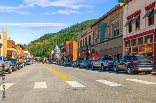 Fotografie The historic Bank Street, the main street through the downtown business district of Wallace, Idaho, a Silver Valley mining town on the National Register of Historic Places