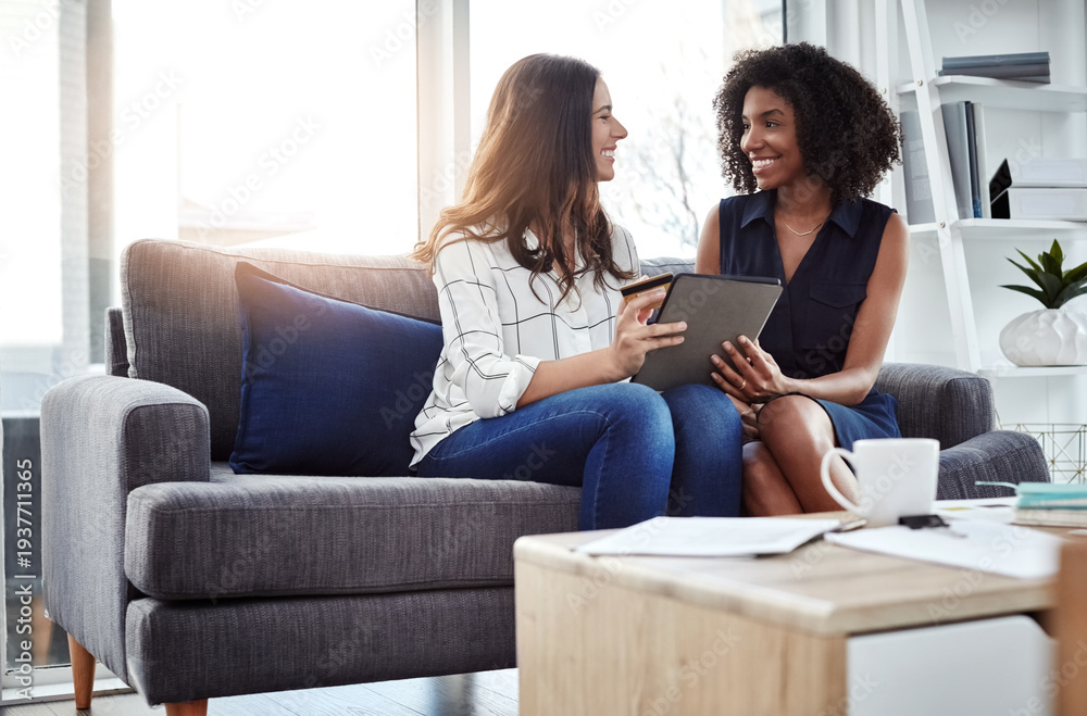 Obraz premium People, payment and credit card in office with tablet, agency bills and settlement of business expense. Happy, women and tech in workplace with eft transaction, company overheads and digital banking.
