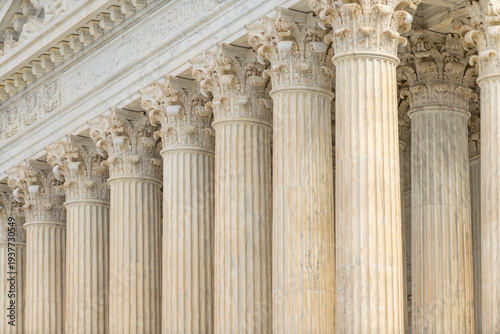Foto Columns marble fluted Tall vertical architecture