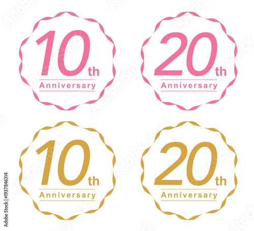 10周年と20周年のアニバーサリーロゴ・エンブレムセット。ピンクとゴールドの華やかな波型フレームデザイン。企業の記念式典、オンラインショップの創立記念セール、イベント、お祝いのメッセージカードに最適なベクターイラスト背景素材。