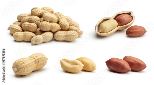 Peanuts in shells and unshelled peanuts brown