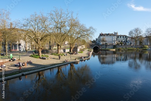 Détente sur les quais de l'Erdre au centre-ville de Nantes
