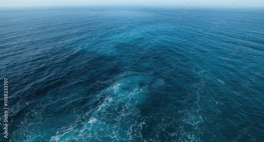 Obraz premium Aerial watercolor rendering of wide sea with detailed wave movements and horizon