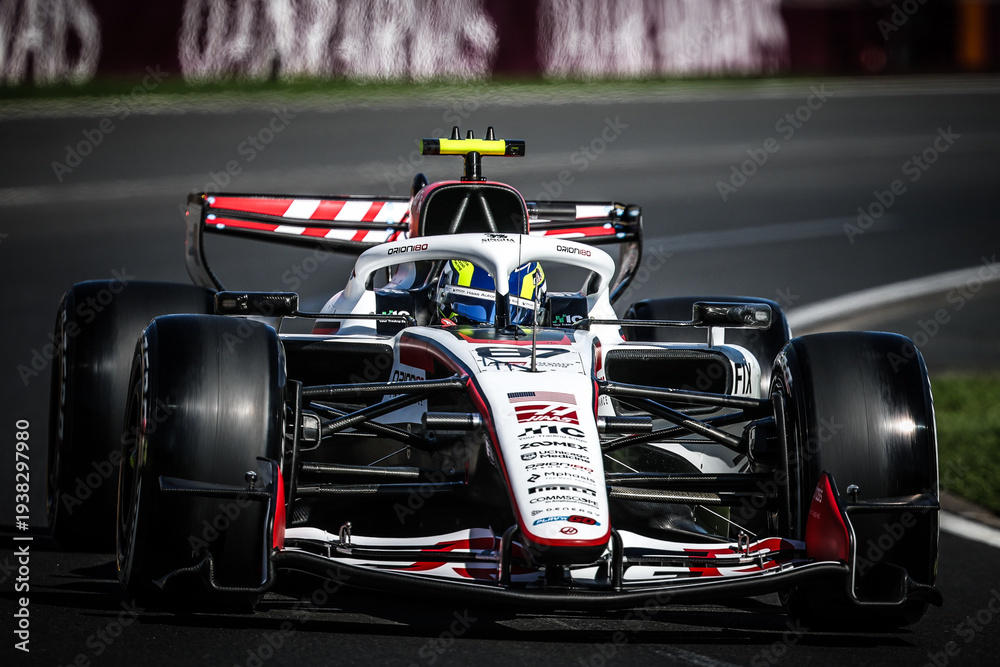 Fototapeta premium 2026 Formula 1 Australian Grand Prix - Friday