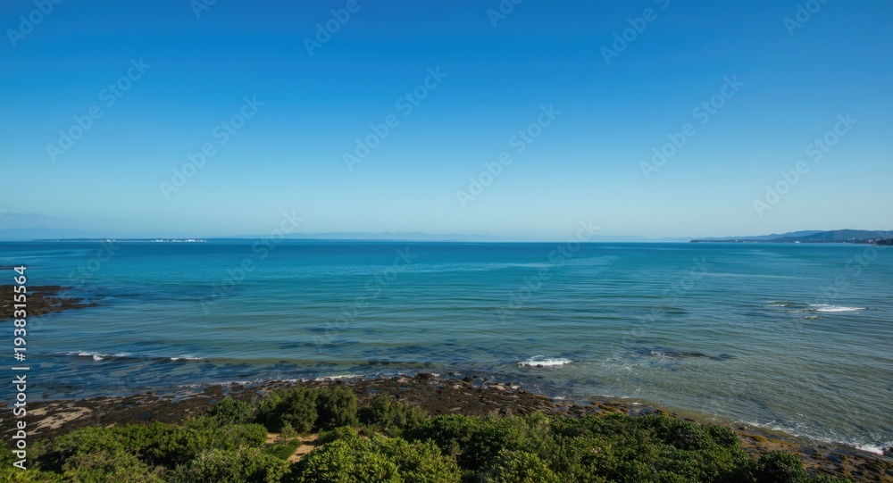 Obraz premium Captivating waterfront landscape with clear horizon