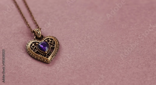Decorative heart pendant ne...