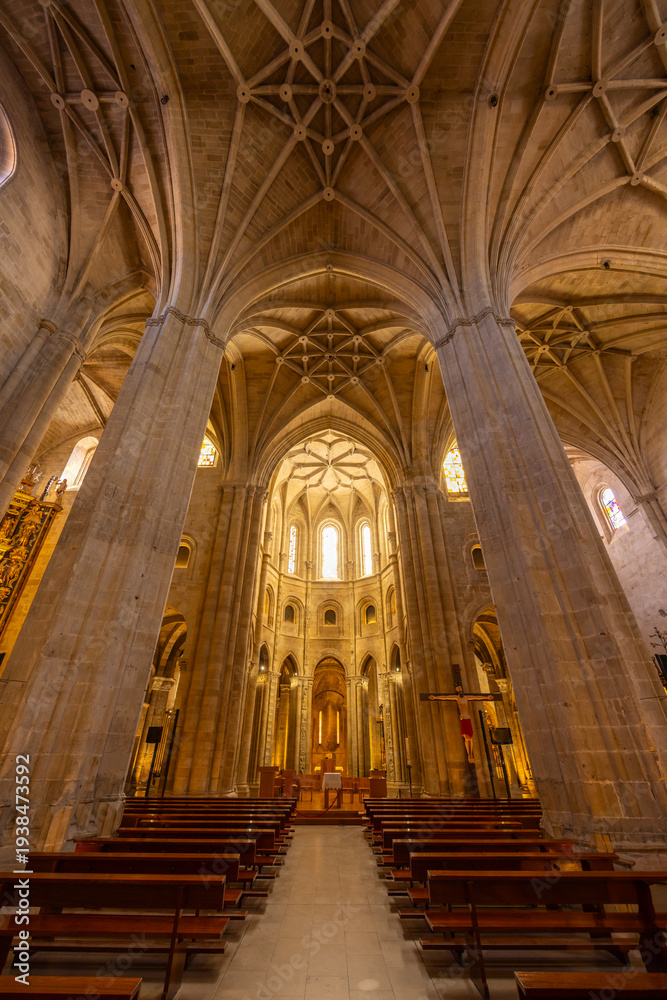Fototapeta premium Soaring vaults creating an impressive architectural space