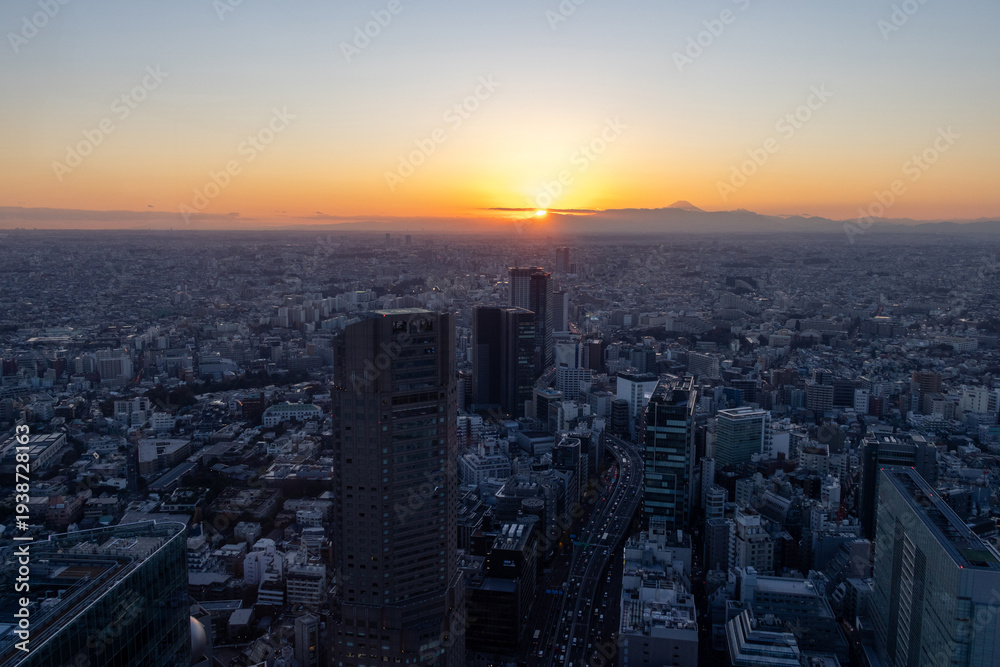 Fototapeta premium View of sunset from Shibuya Sky in Tokyo