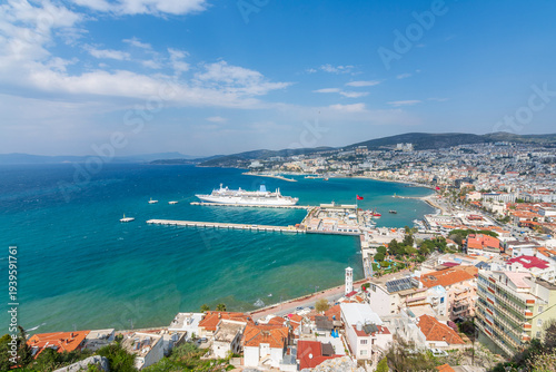 Foto Kusadasi Town view from hill in Turkey