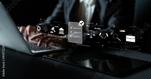 Fotografía The process of ensuring regulatory compliance and finalizing business legal agreements