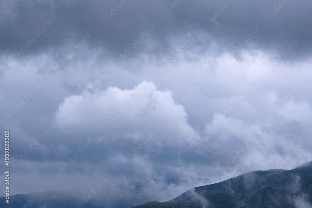 Fototapeta premium 雨上がりの雲