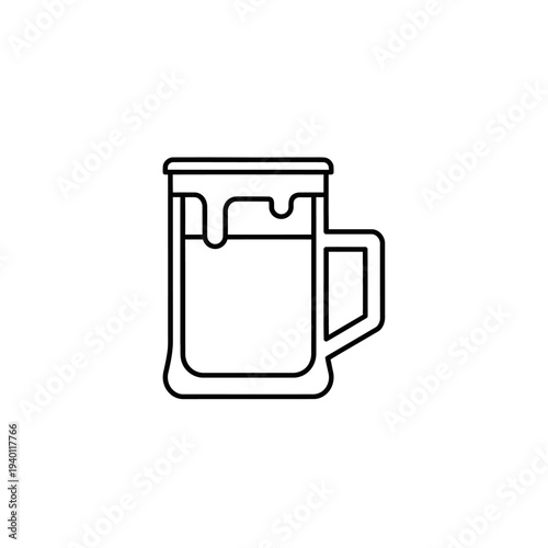 Minimalist Line Art Illustration of a Glass Blender Mug with Lid