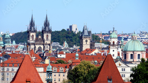 Schilderij op canvas The rooftops of Prague seen from the Vrtba Gardens