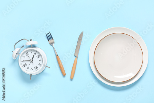 Table setting with alarm cl...