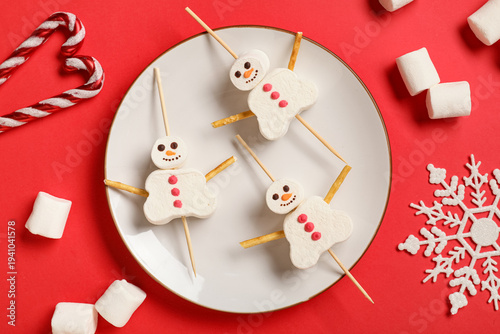 Plate with snowmen made of ...