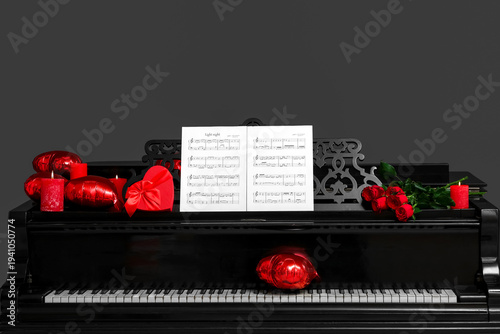 Piano with note sheets, gif...
