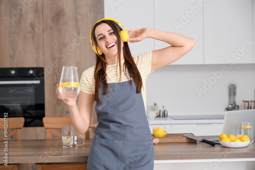 Beautiful young woman in he...