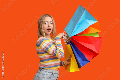 Young woman with shopping b...
