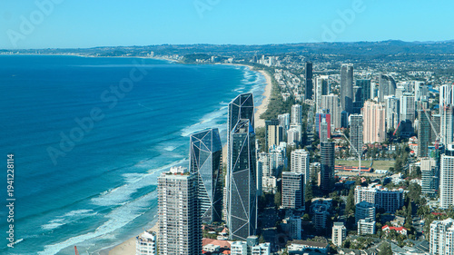 Obraz na płótnie Landscape of the famous Gold Coast coastline with the Pacific Ocean along long s